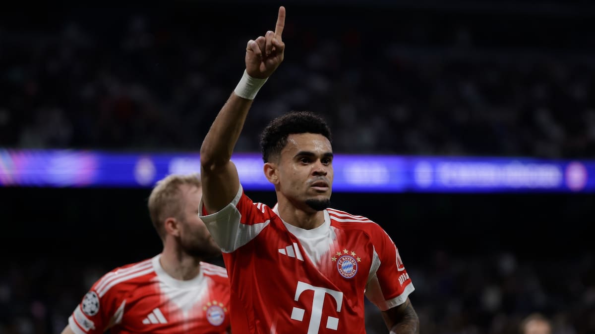 Luis Díaz celebra tras anotar el primer gol de su equipo, Bayern Múnich, durante el partido de ida de los cuartos de final de la Liga de Campeones contra Real Madrid. El Múnich ganó por 2-1. // Foto: EFE