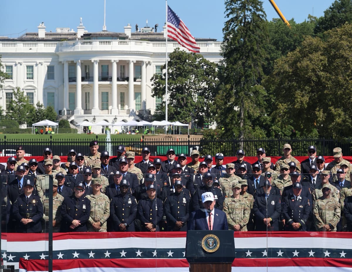 El presidente de Estados Unidos, Donald Trump, afirma que su nación usará “todo su poder” para impedir otro ataque como el 11S. Habló este martes, en Washington, en un acto organizado por la Fundación Tunnel to Towers, que apoya a familiares de policías, militares y bomberos que murieron tras responder a los ataques del 11 de septiembre. // Foto: EFE - Octavio Guzmán