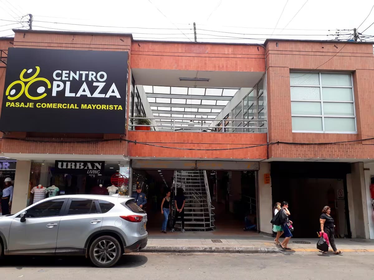 En este mismo sitio, en donde hoy funciona un centro comercial, existió el Teatro Garnica. (Foto: Euclides Kilô Ardila / VANGUARDIA)