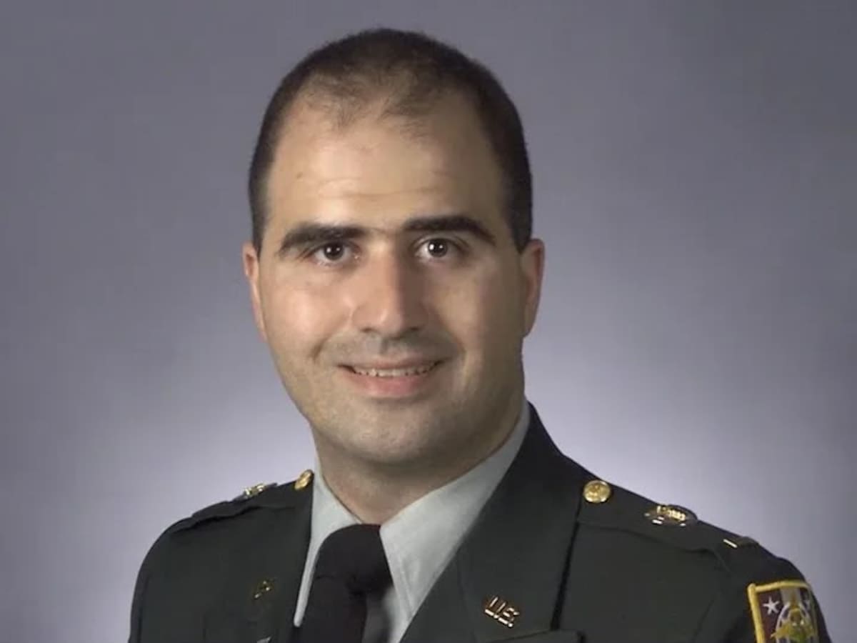 Fotografía de archivo y cedida por Uniformed Services University of the Health Sciences de Bethesda (Maryland, EE.UU.) que muestra al excomandante estadounidense Nidal Malik Hasan. EFE