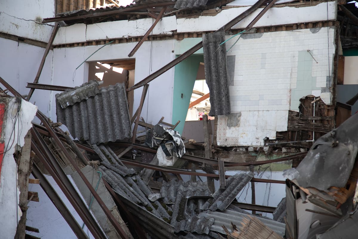 Fotografía que muestra una edificación destruida por un terremoto de magnitud 7,4 en Colombia. // Foto: EFE/ Juan Augusto Cardona.