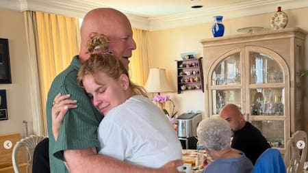 Fotos de Bruce Willis en la boda de su hija emocionan en redes
