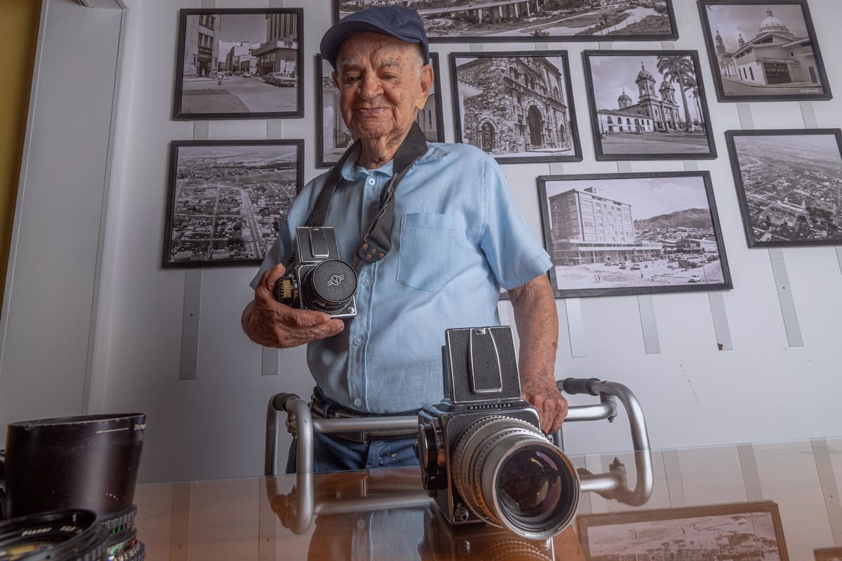 El fotógrafo santandereano Andrés Platarrueda.
