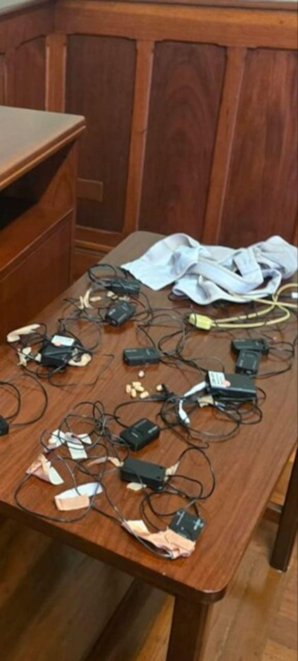 Dispositivos encontrados a aspirantes que participaron en prueba de ingreso de la Universidad de Antioquia.