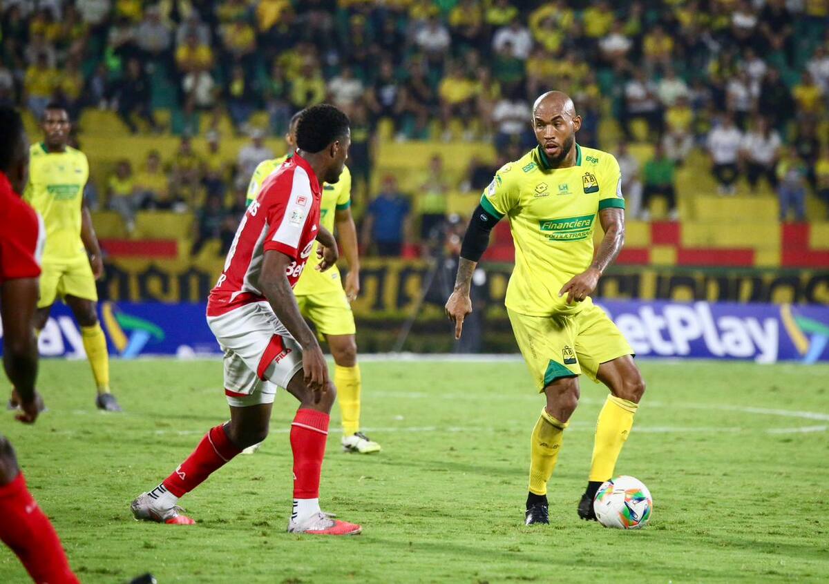Atlético Bucaramanga perdió 2-1 ante Independiente Santa Fe, por la fecha 14 de la Liga BetPlay I de 2026. Foto: Jaime Moreno.