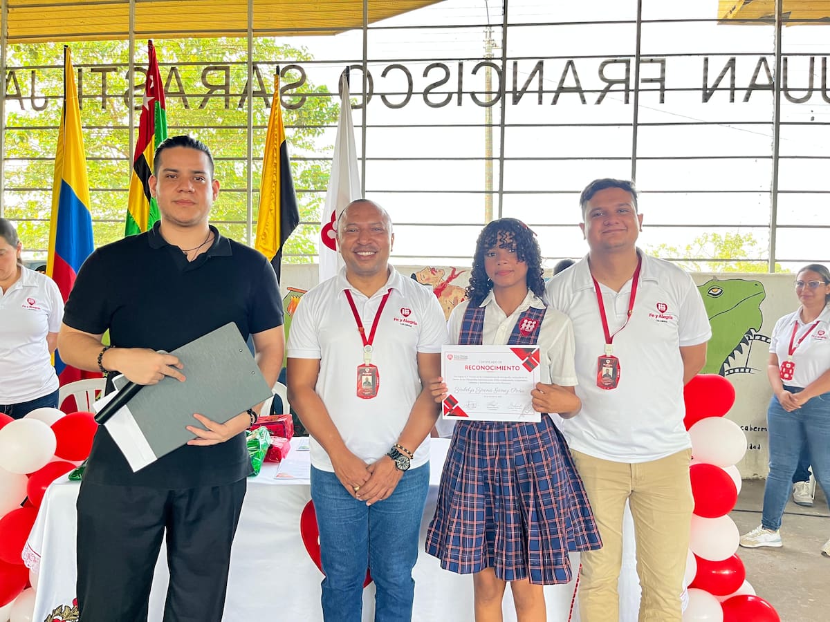 Su experiencia como docente y directivo educativo lo llevó a crear Pasaporte Joven, un proyecto con el que busca conectar a los estudiantes del Magdalena Medio con instituciones de educación superior, empresarios y alternativas para su desarrollo. Desde Lideremos, trabaja para fortalecer la propuesta y ampliar su alcance en Santander.