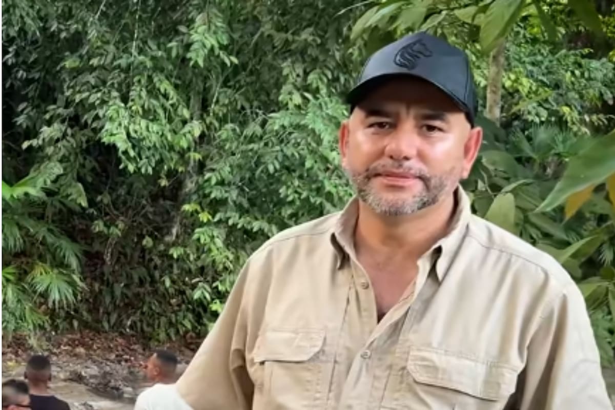 Fredy Castillo Carrillo, alias 'Pinocho', uno de los jefes de las Autodefensas Conquistadoras de la Sierra Nevada (ACSN)// Foto: captura de video - Youtube de Semana.