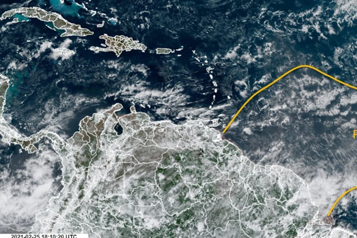 El Ideam confirma que entre el lunes y el miércoles una masa de partículas minerales proveniente del norte de África ingresará al país por el Caribe, justo cuando un frente frío intensifica las lluvias, el oleaje y el riesgo de deslizamientos en más de una docena de departamentos. Foto: Colprensa