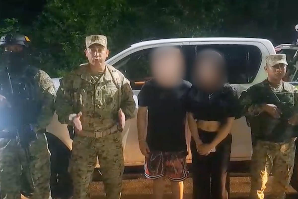 El teniente coronel Óscar Iván Castellanos Rozo, comandante del Batallón de Infantería Mecanizado N°6 “Cartagena”, entregó detalles sobre la liberación de dos personas que iban a ser secuestradas en La Guajira.//Cortesía Segunda Brigada.