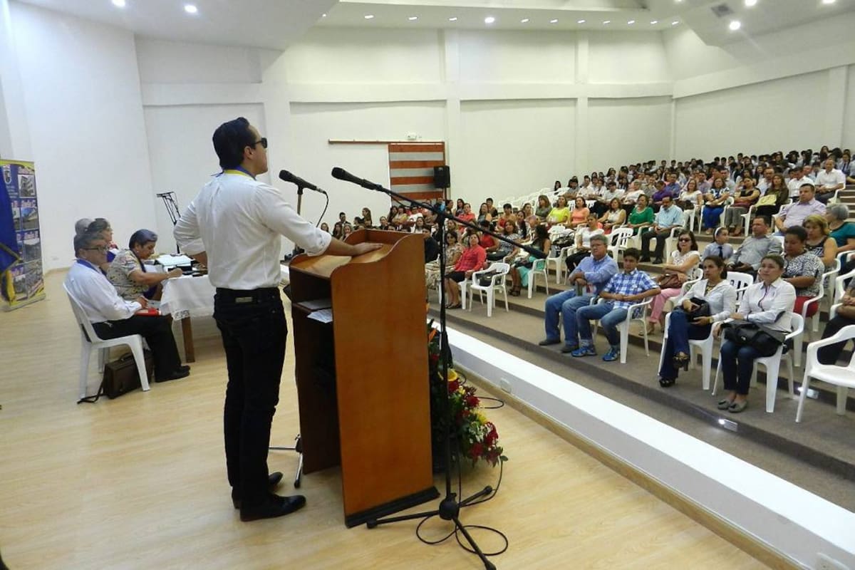 Acto de inauguración del auditorio, con la presencia del gobernador, autoridades locales civiles y eclesiásticas, docentes de diferentes instituciones, invitados y ciudadanía en general. (Foto: Nancy Acuña R. / VANGUARDIA LIBERAL)