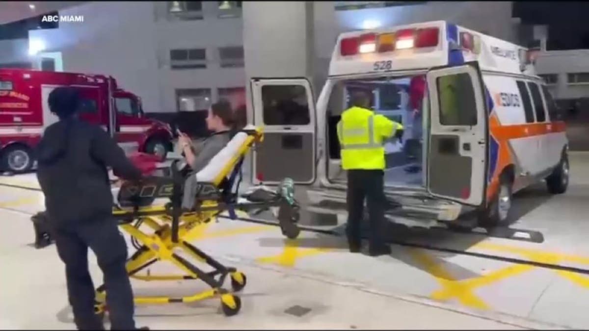 Fuertes turbulencias obligaron a un vuelo de Avianca que cubría la ruta Colombia-Nueva York a desviarse a Miami, donde al menos ocho personas fueron hospitalizadas. Se desconoce su estado de salud. Foto: captura de video