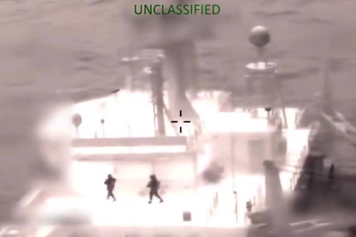 Captura de pantalla tomada de la cuenta oficial de la red social X @ Southcom del Comando Sur de los Estados Unidos que muestra la intercepción del buque petrolero 'Olina' este viernes, en aguas del Caribe. Fuerzas conjuntas de Estados Unidos interceptaron al petrolero 'Olina' en aguas del Caribe, en una acción coordinada entre el departamento de Defensa y el de Seguridad Nacional (DHS), informó el Comando Sur. EFE/ @Southcom /SOLO USO EDITORIAL/NO VENTAS/ SOLO DISPONIBLE PARA ILUSTRAR LA NOTICIA QUE ACOMPAÑA (CRÉDITO OBLIGATORIO)