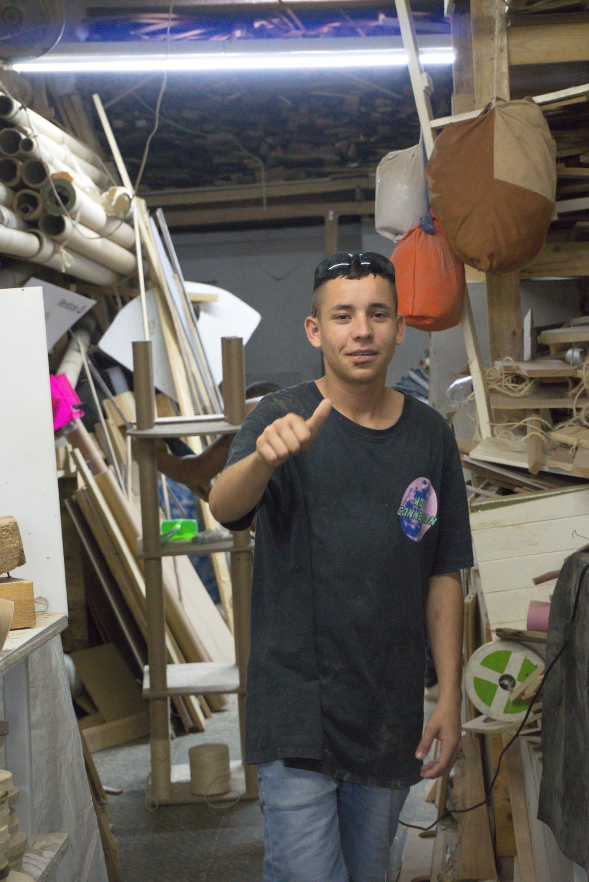 La Fundación Somos Uno ofrece vivienda, alimentación y formación laboral a cerca de 20 hombres, quienes ahora fabrican muebles y accesorios para mascotas como parte de su proceso de rehabilitación. Foto: Efraín Torres.