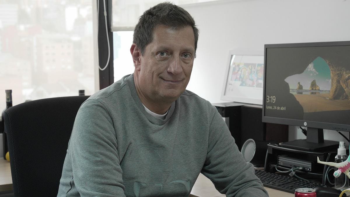 Gabriel de las Casas, locutor.