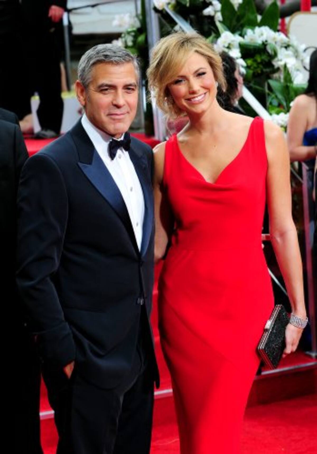 El nominado al Globo de Oro como mejor actor, George Clooney posa junto a su novia Stacy Keibler (Foto: Afp/VANGUARDIA LIBERAL)
