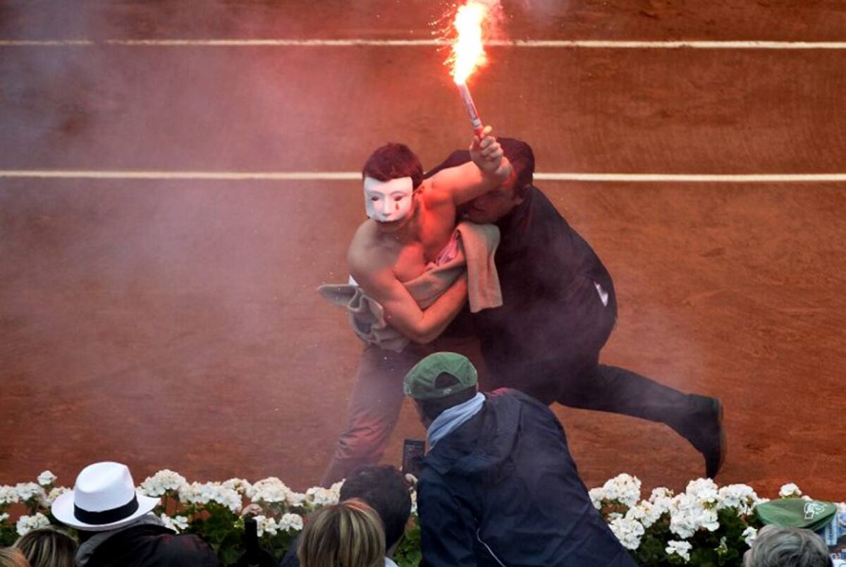 Activistas contra los matrimonios homosexuales interrumpen dos veces la final de Roland Garros (Foto: Afp/VanguardiaLiberal)