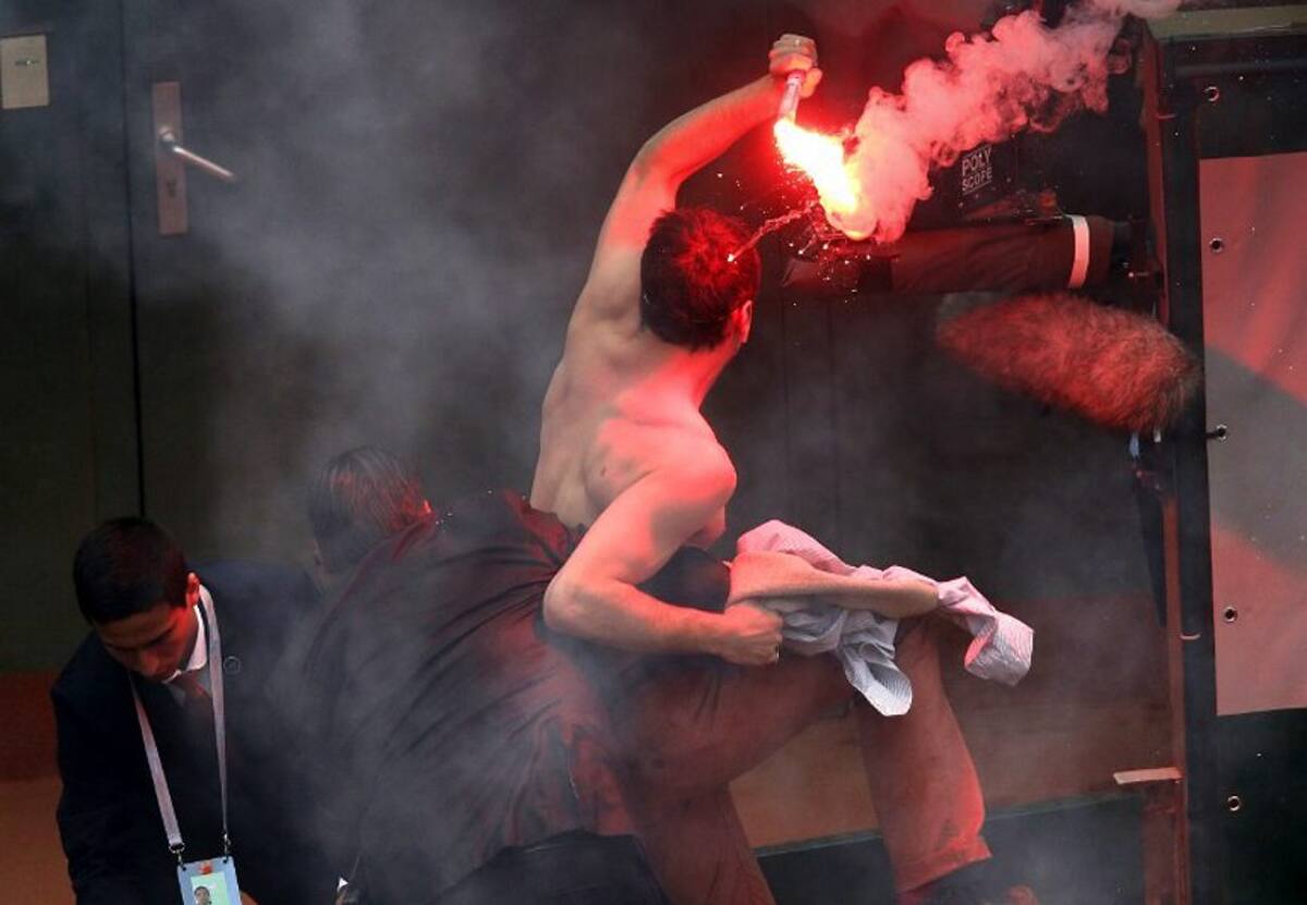 Activistas contra los matrimonios homosexuales interrumpen dos veces la final de Roland Garros (Foto: Afp/VanguardiaLiberal)