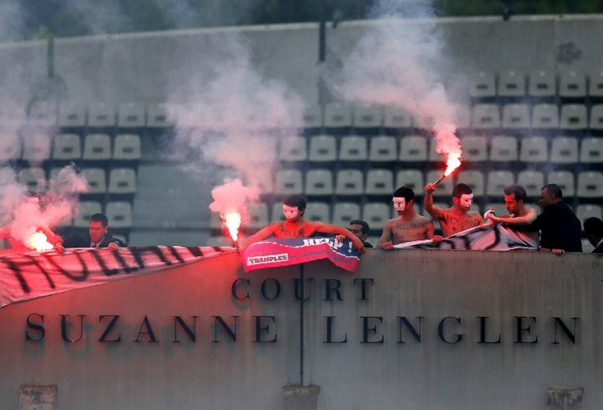 Activistas contra los matrimonios homosexuales interrumpen dos veces la final de Roland Garros (Foto: Afp/VanguardiaLiberal)