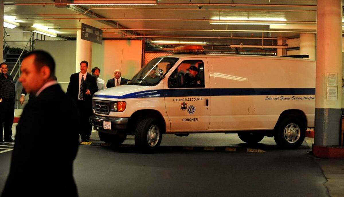 El cuerpo de la cantante Whitney Houston fue llevado al Instituto Anatómico Forense. (Foto: Efe/VANGUARDIA LIBERAL)