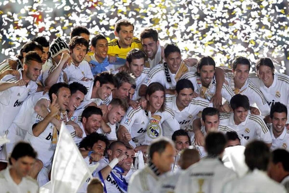 Fiesta blanca en el Bernabéu por el título del Real Madrid (Foto: EFE / VANGUARDIA LIBERAL)
