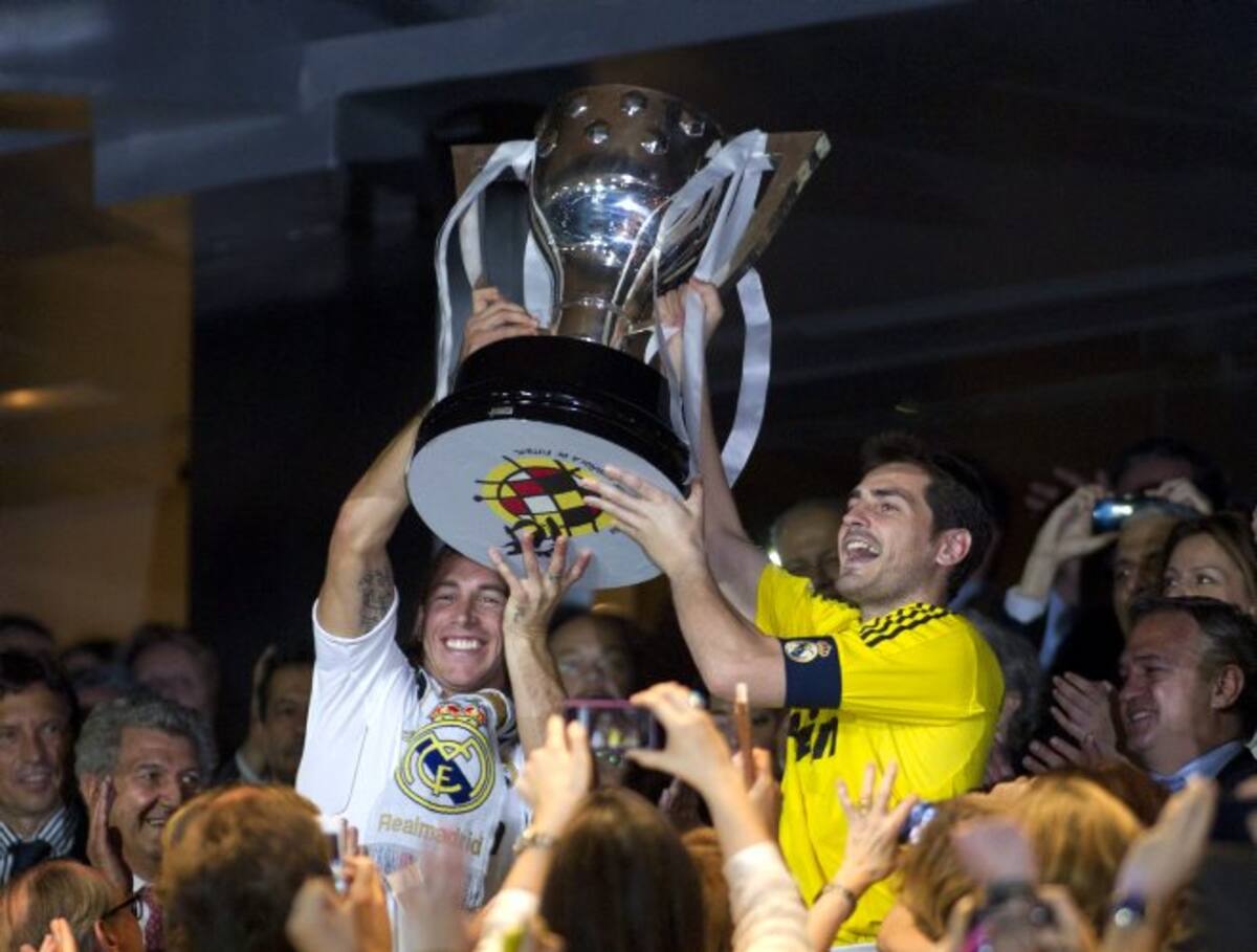Fiesta blanca en el Bernabéu por el título del Real Madrid (Foto: AFP / VANGUARDIA LIBERAL)