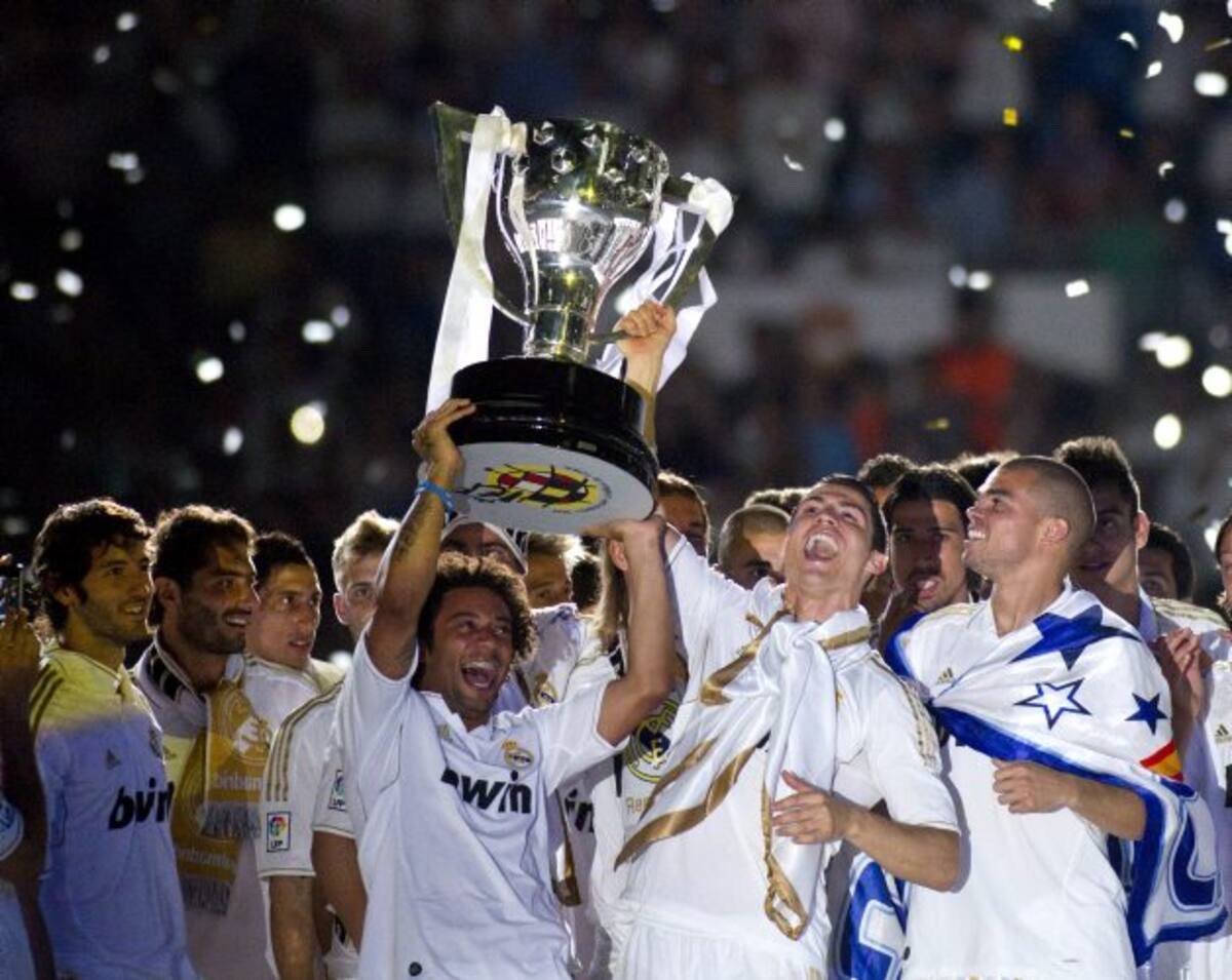 Fiesta blanca en el Bernabéu por el título del Real Madrid (Foto: AFP / VANGUARDIA LIBERAL)
