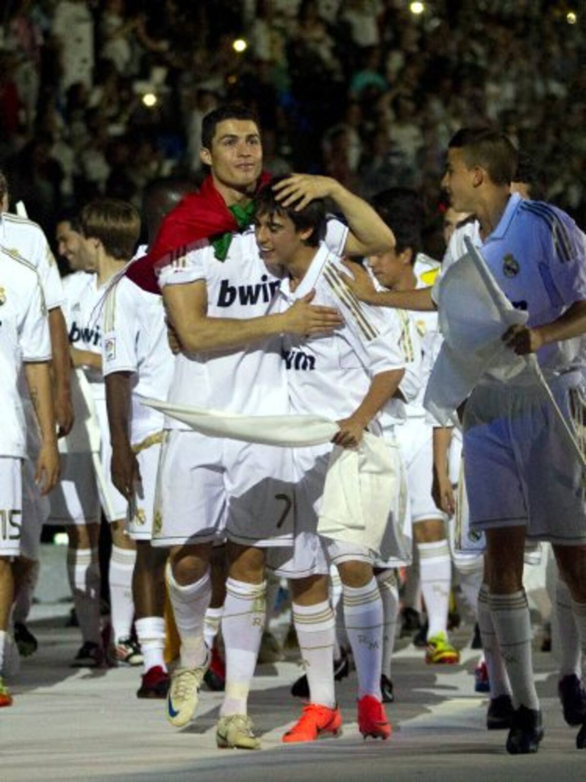 Fiesta blanca en el Bernabéu por el título del Real Madrid (Foto: AFP / VANGUARDIA LIBERAL)