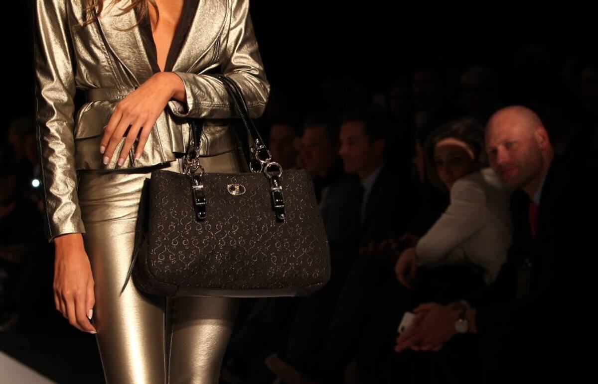 Paris Hilton sorprendió en su desfile (Foto: EFE/VANGUARDIA LIBERAL)