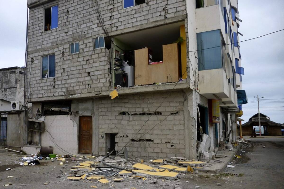 Imágenes del terremoto que dejó dos muertos y seis heridos en Ecuador (Foto: EFE /VANGUARDIA LIBERAL)