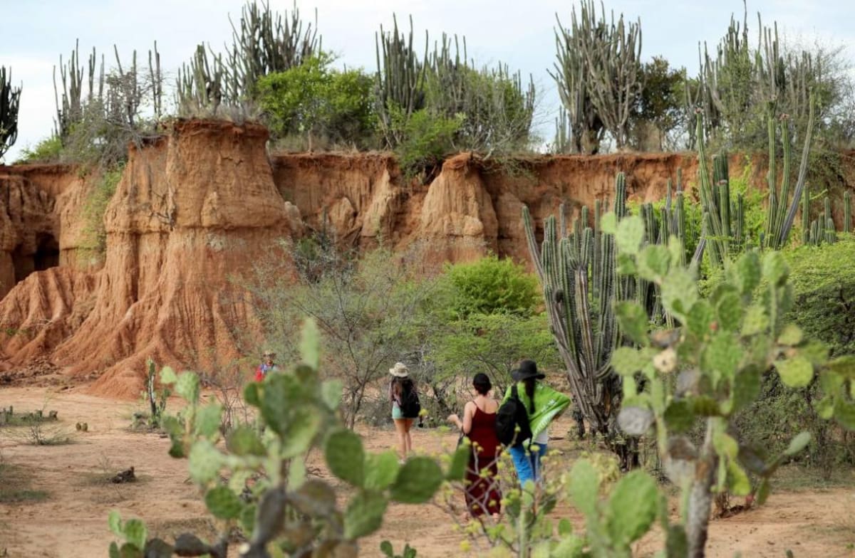 Astrónomos y turistas atraídos por el encanto del cielo del Desierto de La Tatacoa (Foto: EFE /VANGUARDIA LIBERAL)