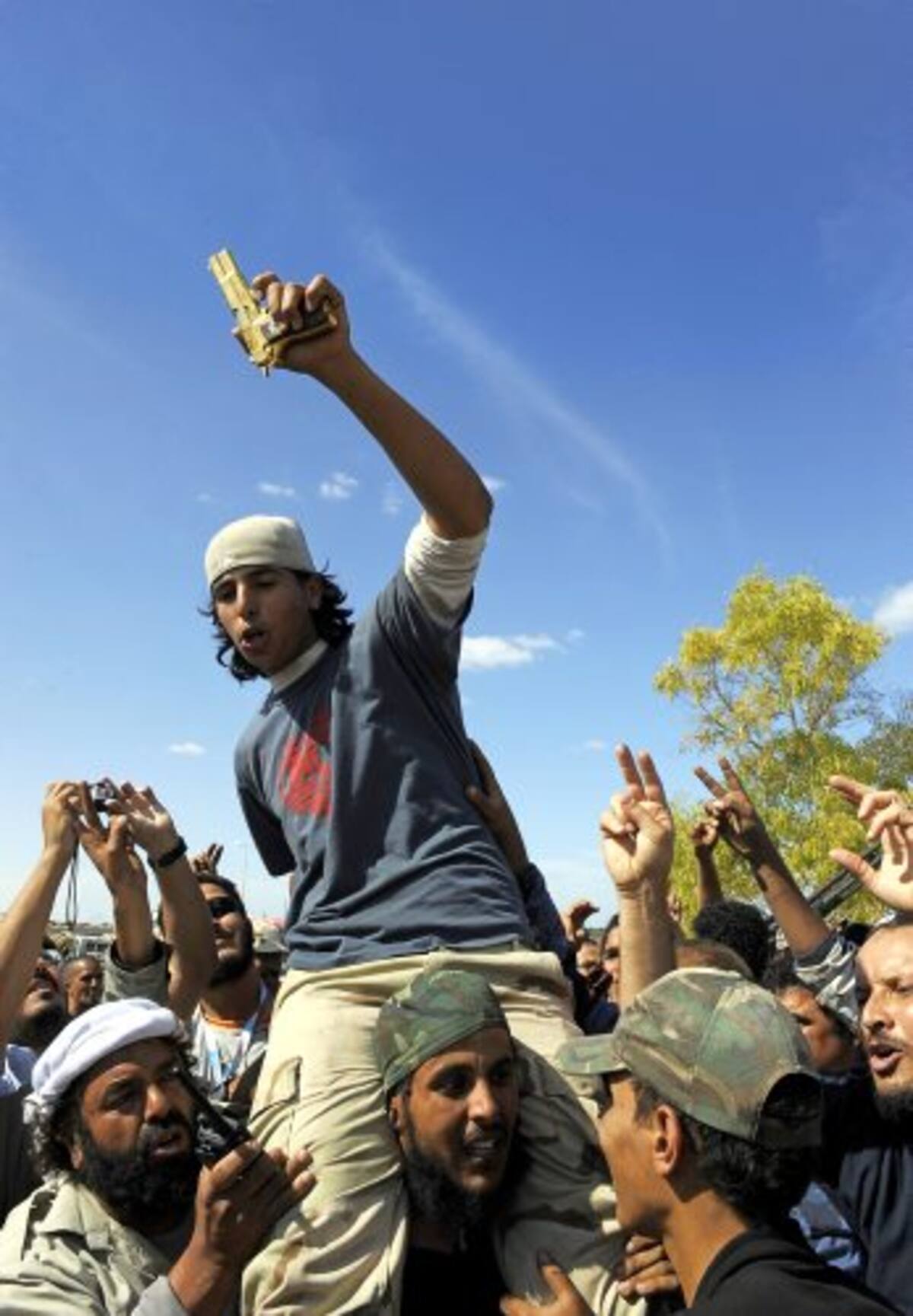 Libios celebran la caida de Muamar al Gadafi. (Foto: Afp / VANGUARDIA LIBERAL)