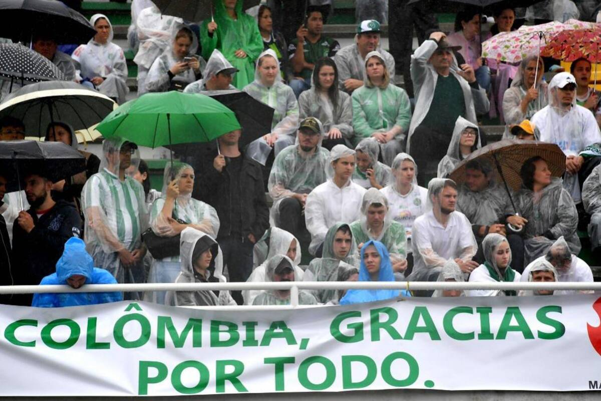 Chapecó despidió con emoción a los futbolistas que le enseñaron a soñar en grande (Foto: AFP /VANGUARDIA LIBERAL)