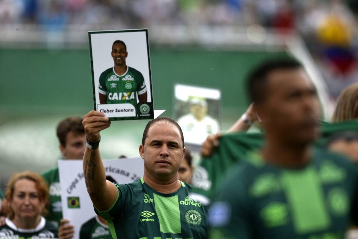 Chapecó despidió con emoción a los futbolistas que le enseñaron a soñar en grande (Foto: AFP /VANGUARDIA LIBERAL)