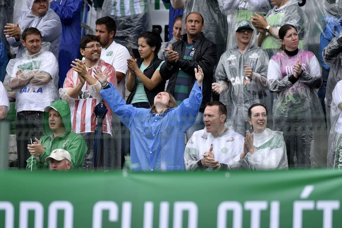 Chapecó despidió con emoción a los futbolistas que le enseñaron a soñar en grande (Foto: AFP /VANGUARDIA LIBERAL)