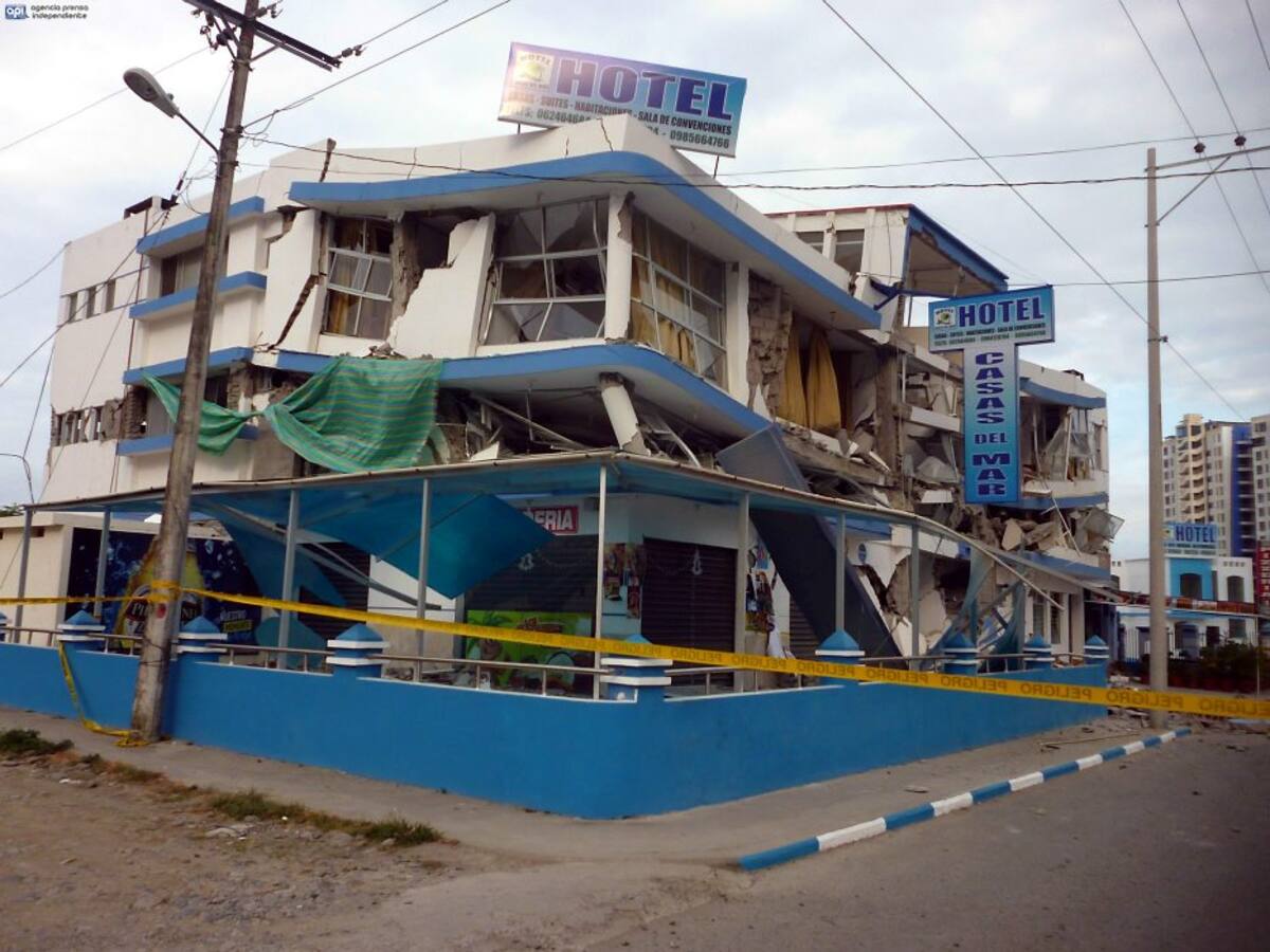 Imágenes del terremoto que dejó dos muertos y seis heridos en Ecuador (Foto: AFP /VANGUARDIA LIBERAL)