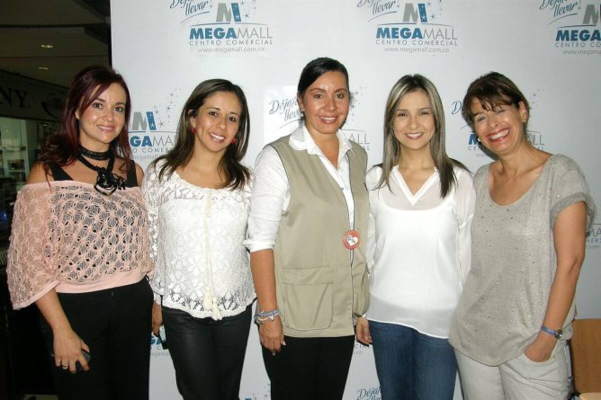 Diana Olaya, Nancy Sáenz, Omaira Buitrago, Vicky Dávila y Denise Michaelsen. (Foto: Javier Gutierrez)