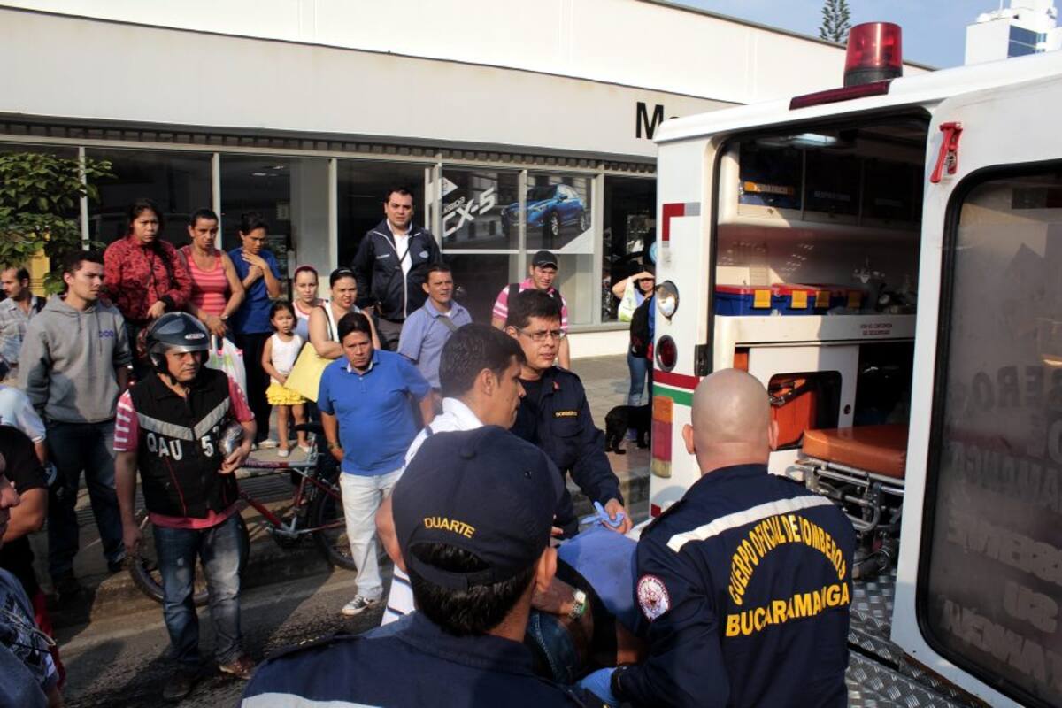 Grave accidente de tránsito se registró este sábado en la mañana en Bucaramanga (Foto: Foto Javier Gutiérrez/VANGUARDIA LIBERAL)