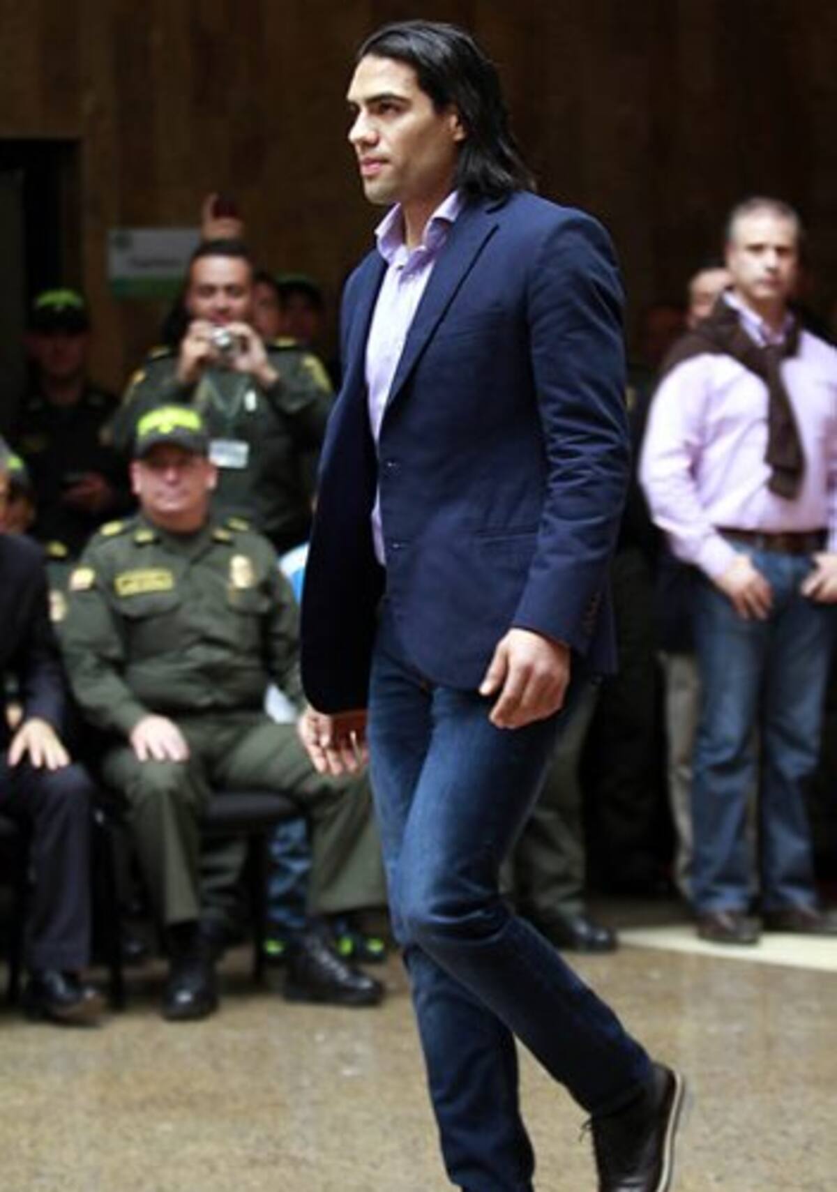 Falcao fue condecorado por la Policía (Foto: Colprensa/VANGUARDIA LIBERAL)
