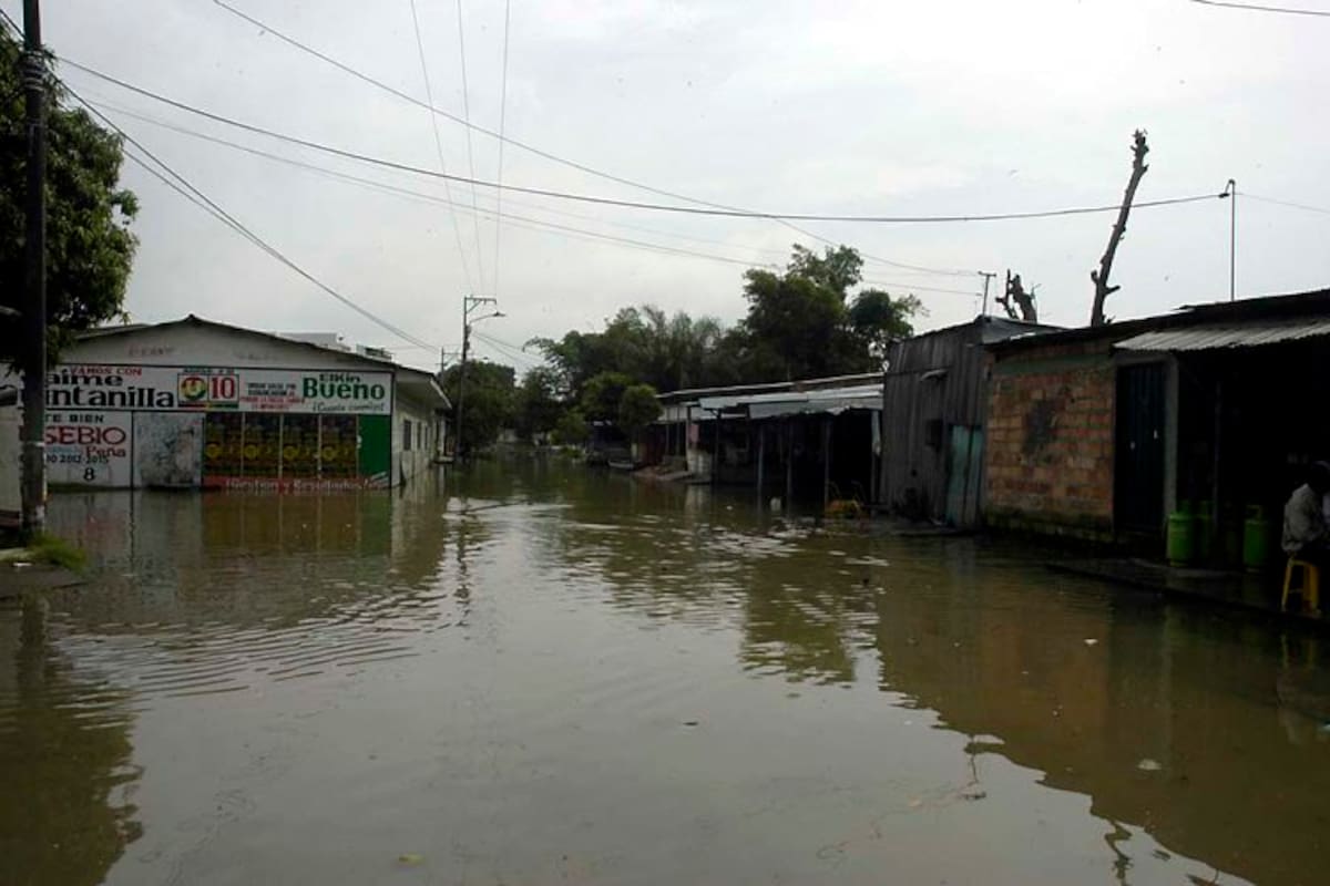 Inundados cuatro sectores de Barrancabermeja (Foto: Edgar Pernett/VANGUARDIA LIBERAL )