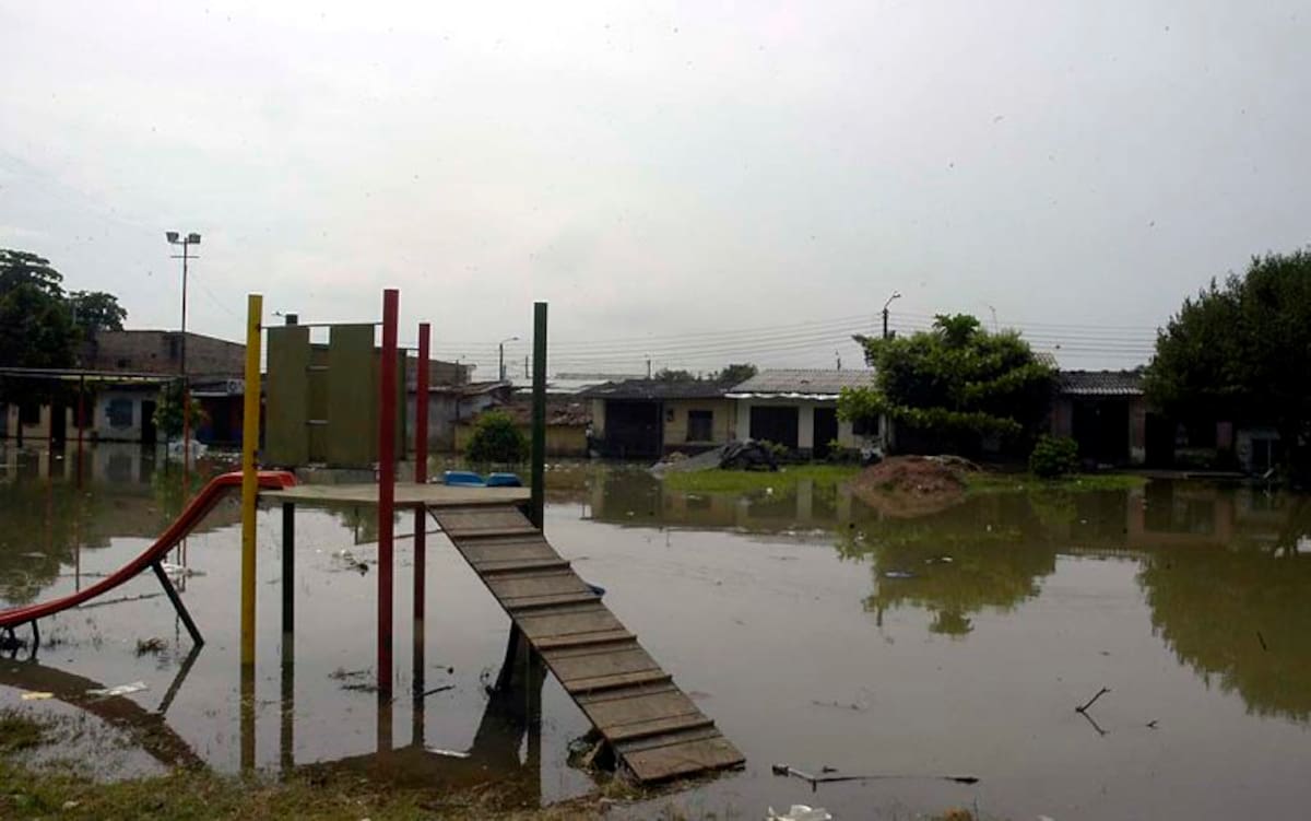 Inundados cuatro sectores de Barrancabermeja (Foto: Edgar Pernett/VANGUARDIA LIBERAL )
