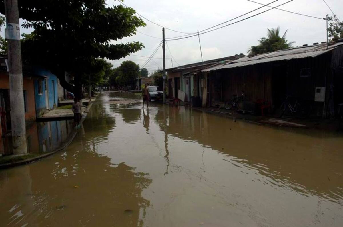 Inundados cuatro sectores de Barrancabermeja (Foto: Edgar Pernett/VANGUARDIA LIBERAL )