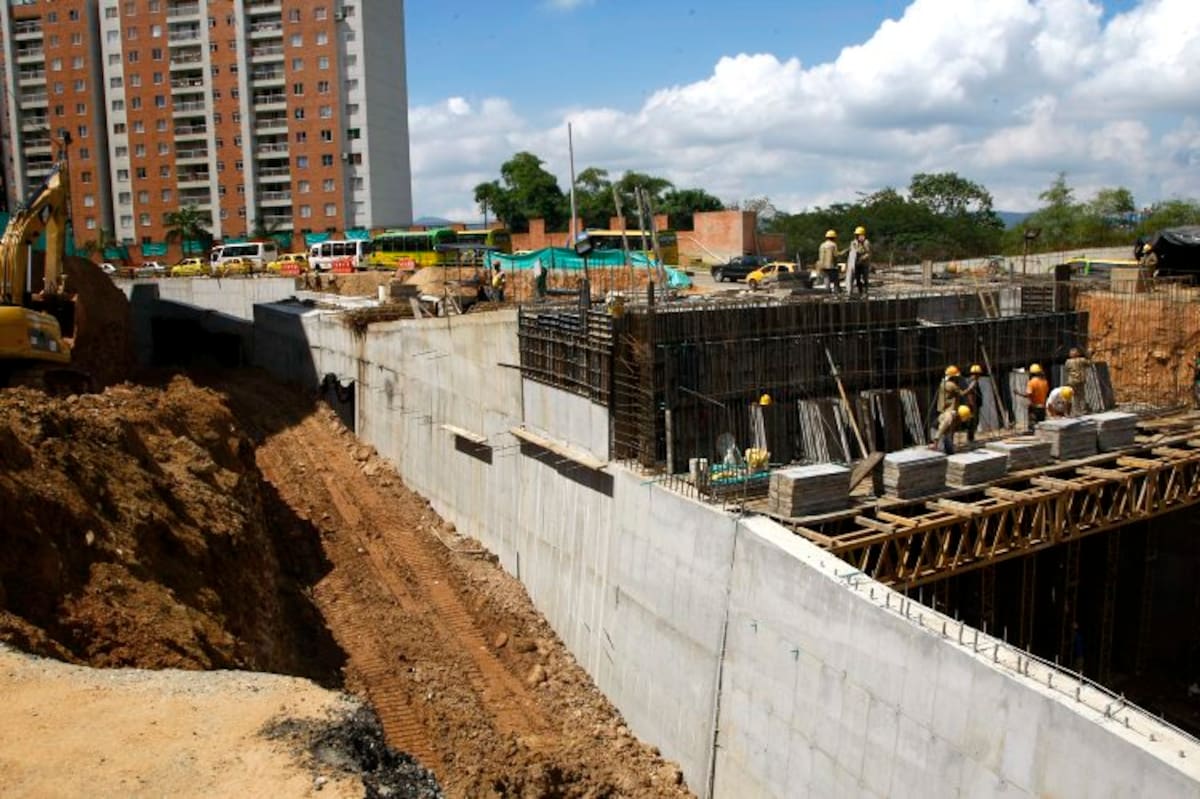 Así van las obras del Intercambiador de Neomundo (Foto: César Flórez / VANGUARDIA LIBERAL)