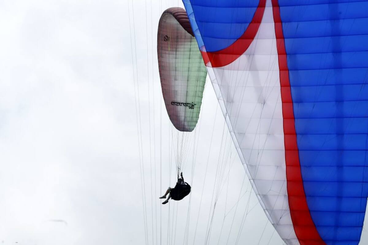 Acrobacias extremas en el cielo bumangués (Foto: César Flórez / VANGUARDIA LIBERAL)