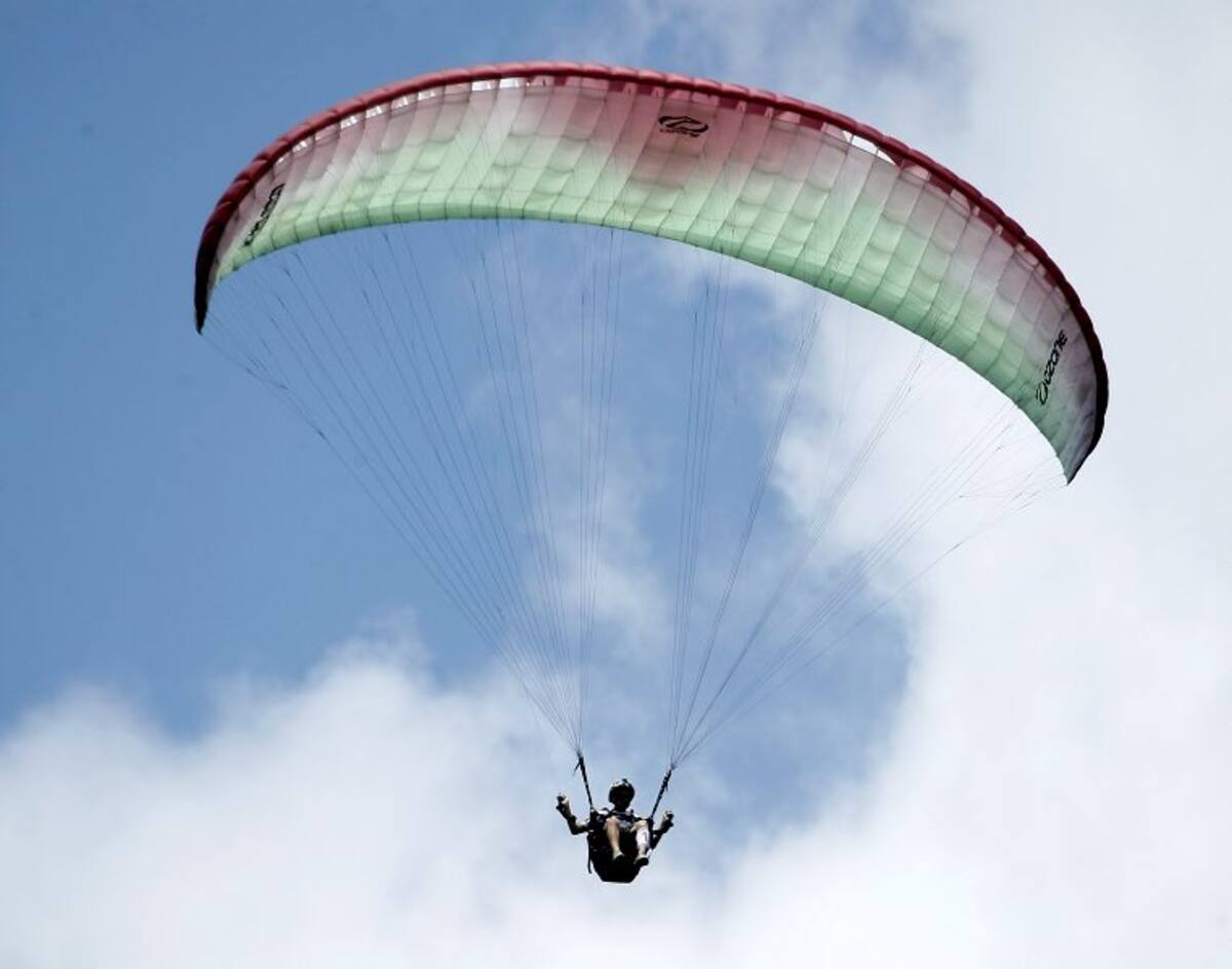Acrobacias extremas en el cielo bumangués (Foto: César Flórez / VANGUARDIA LIBERAL)