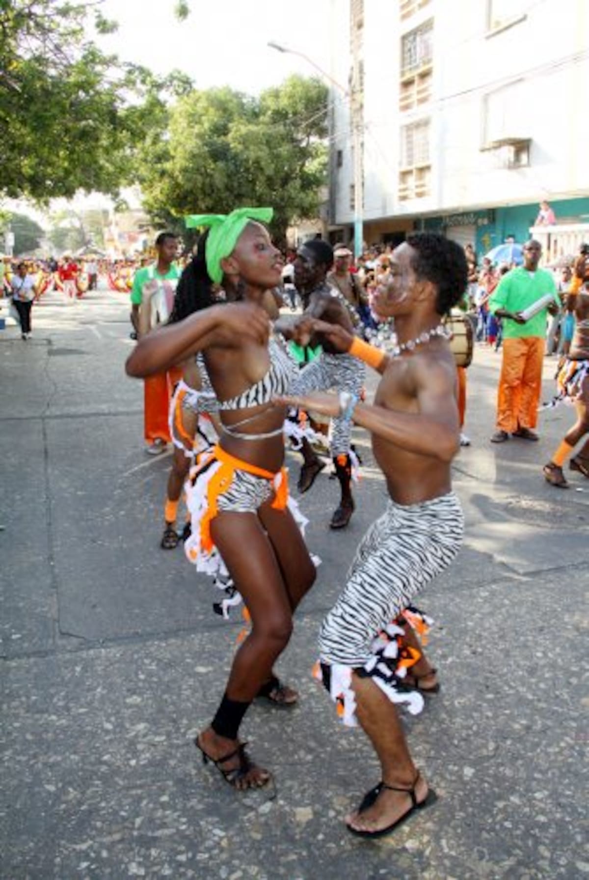 Los espectadores disfrutaron de la agilidad de los bailarines de Barranquilla. (Foto: Colprensa/ VANGUARDIA LIBERAL)