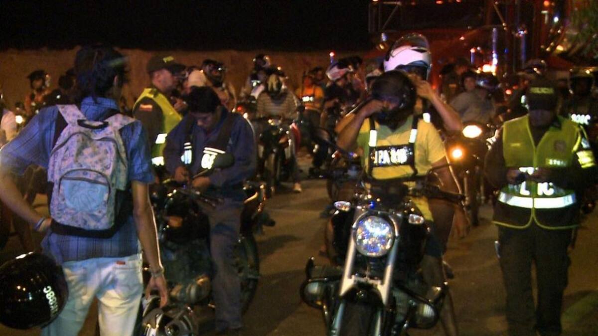 Inmovilizan 100 motocicletas por participar en ‘piques’ ilegales en Floridablanca (Foto: Wilfredo Pinto / VANGUARDIA.COM )