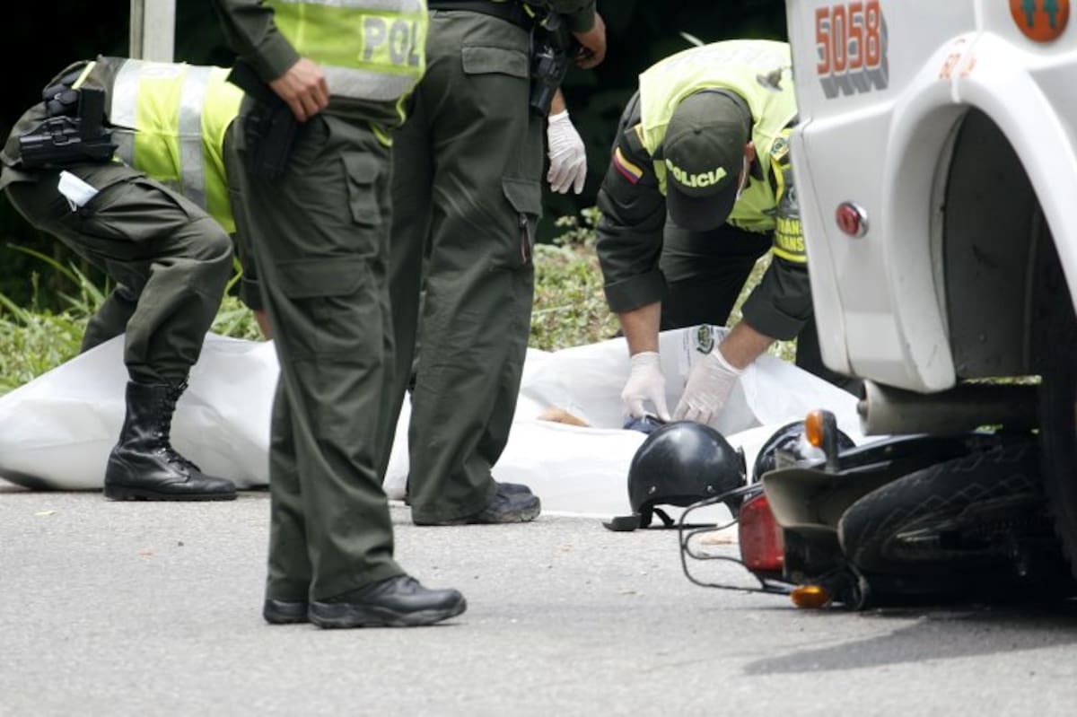 Así fue el accidente en la vía a Lebrija que dejó un muerto y un herido (Foto: Marco Valencia/VANGUARDIA LIBERAL)