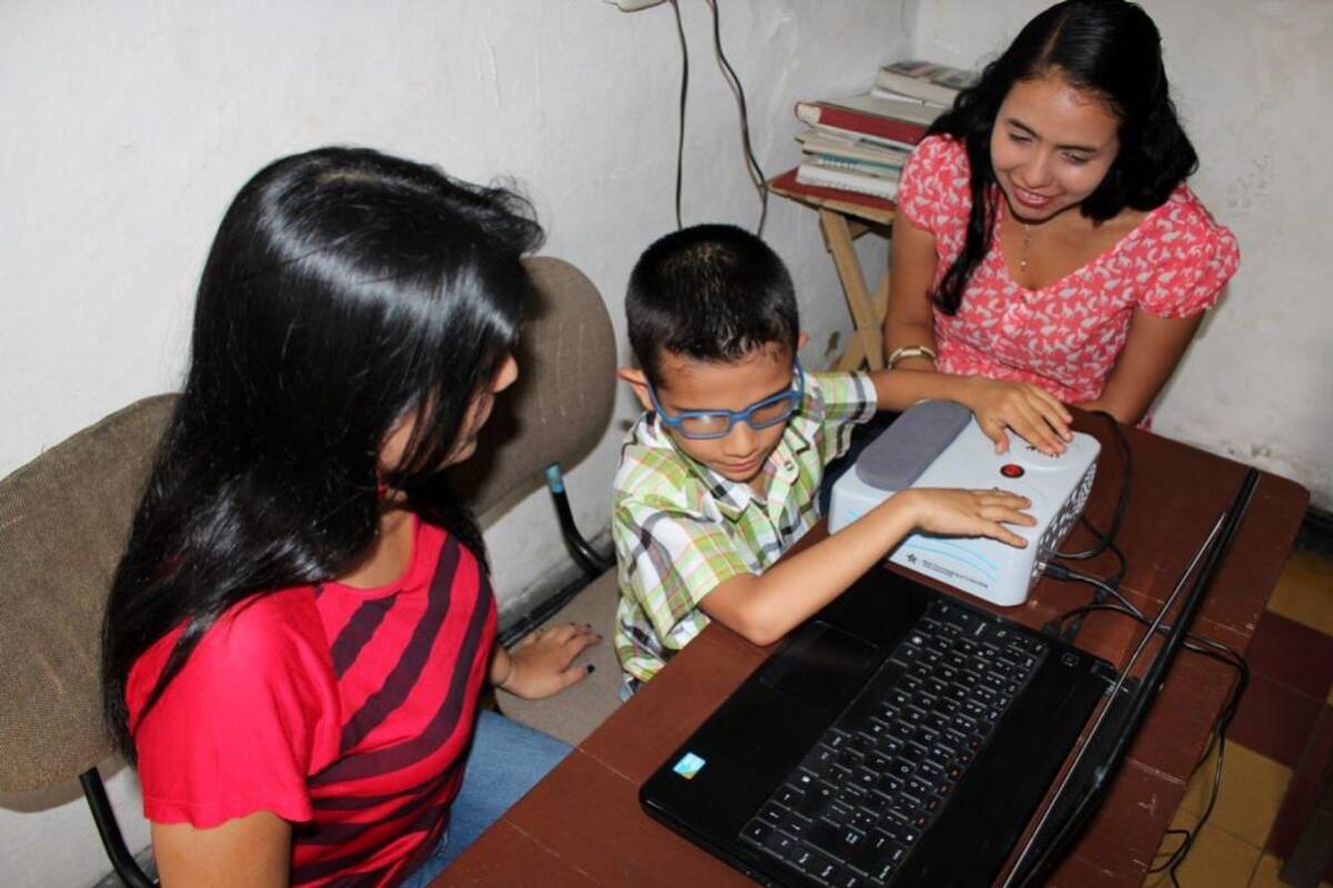 Santandereanas diseñan novedoso dispositivo digital para aprender Braille (Foto: Suministrada / VANGUARDIA LIBERAL)