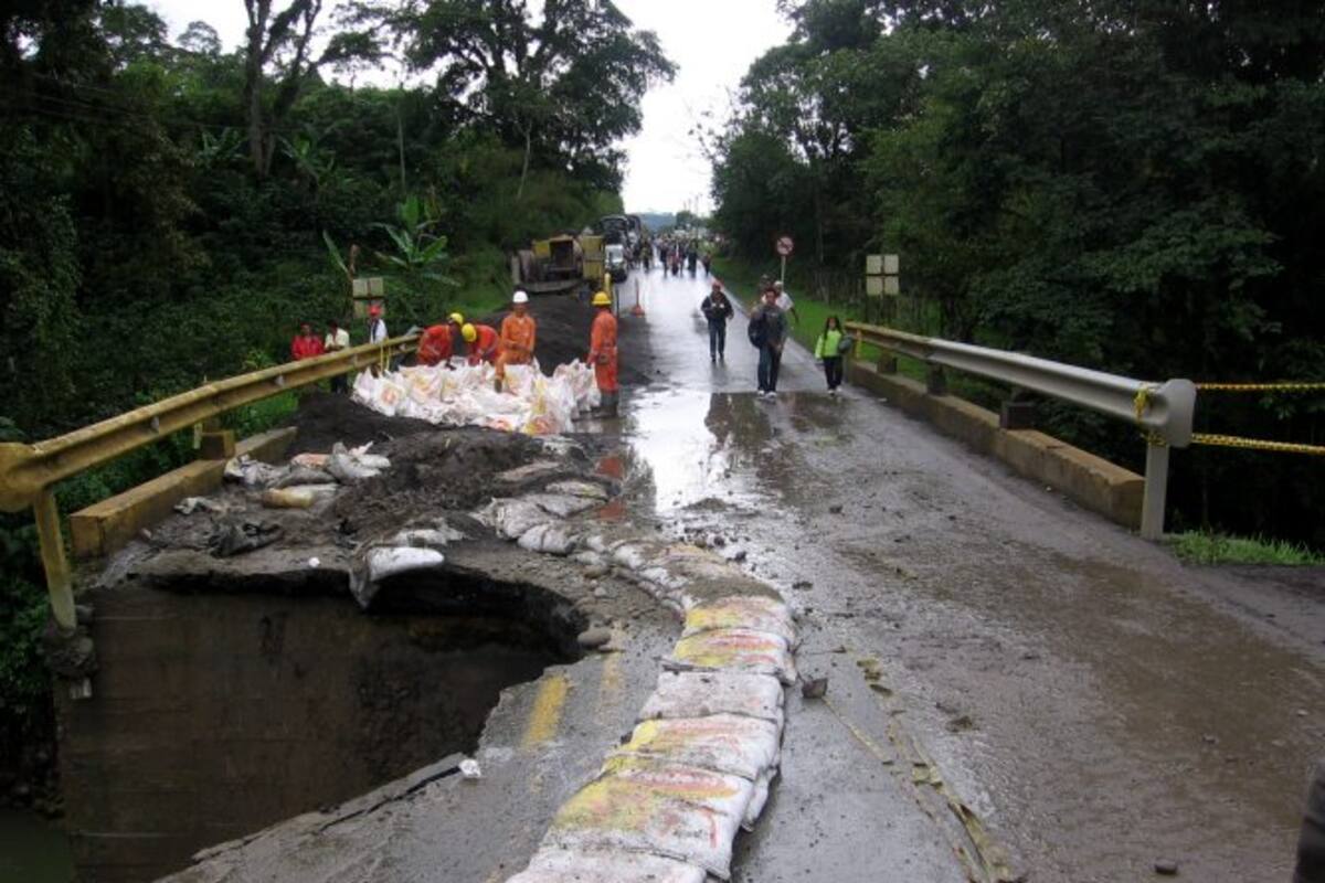 En la medianoche abrirán vía a Bogotá a un solo carril (Foto: Archivo/VANGUARDIA LIBERAL)