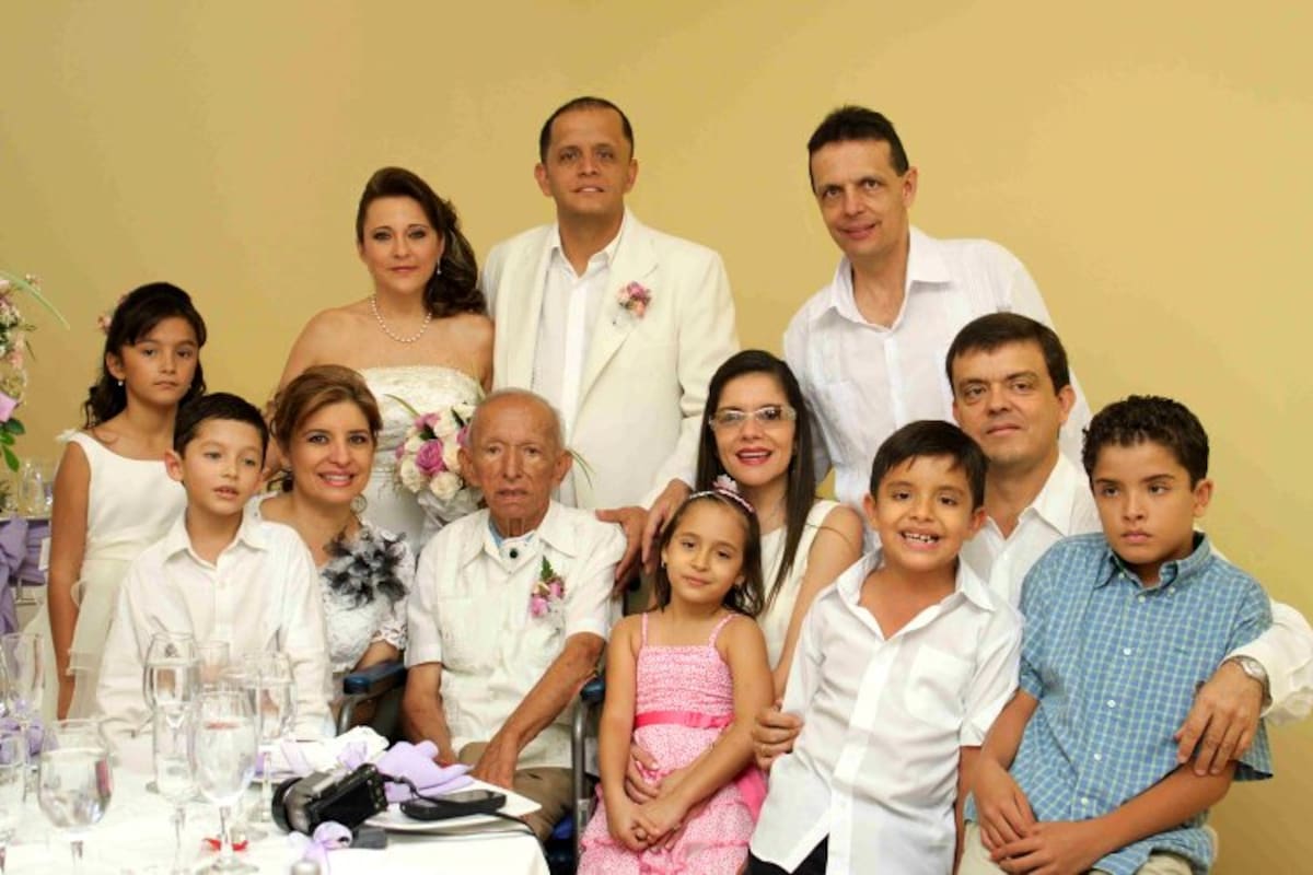Catherine Cardoso, Sergio Alberto Cardoso, Martha Elizabeth Cardoso, An-tonio José Cardoso, Daniela Cardoso, María Carolina Cardoso, Juan Diego Toro Cardoso, Juan José Toro Santander, José Alejandro Toro Cardoso, Sonia Goyeneche Arenas, Sergio Alberto Cardoso Santander y Juan Francisco Cardoso Santander. (Foto: MARCO VALENCIA)